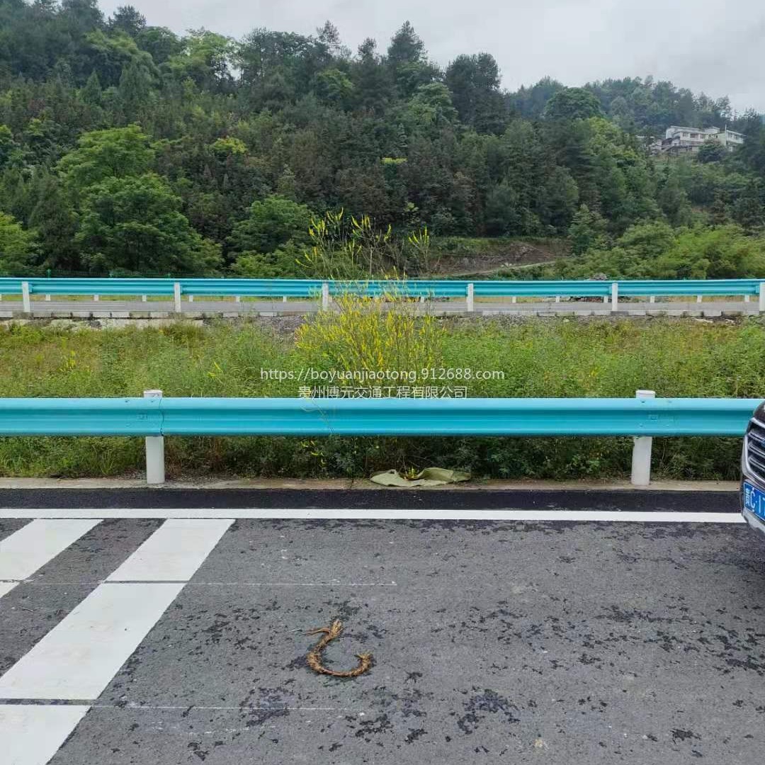 贵州波形护栏     高速公路防撞波形护栏     乡村护栏