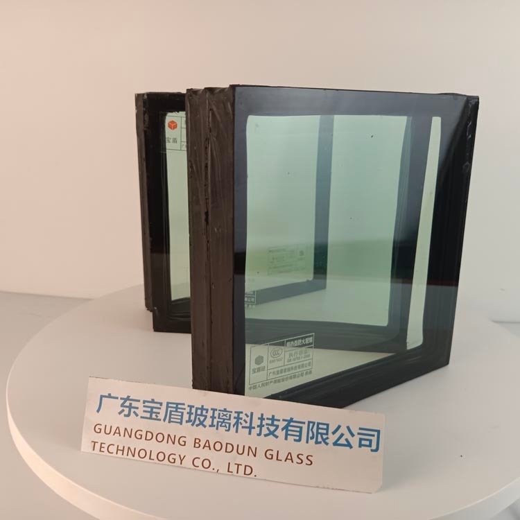 三小时隔热水晶防火玻璃 宝盾玻璃科技厂家直销深圳3小时纳米硅防火玻璃