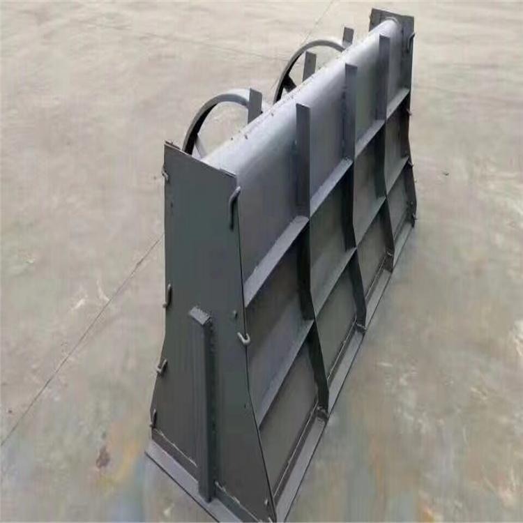 贵州公路防撞墙钢模板介绍 巨盛防撞翼墙模板 定制防撞墙模具