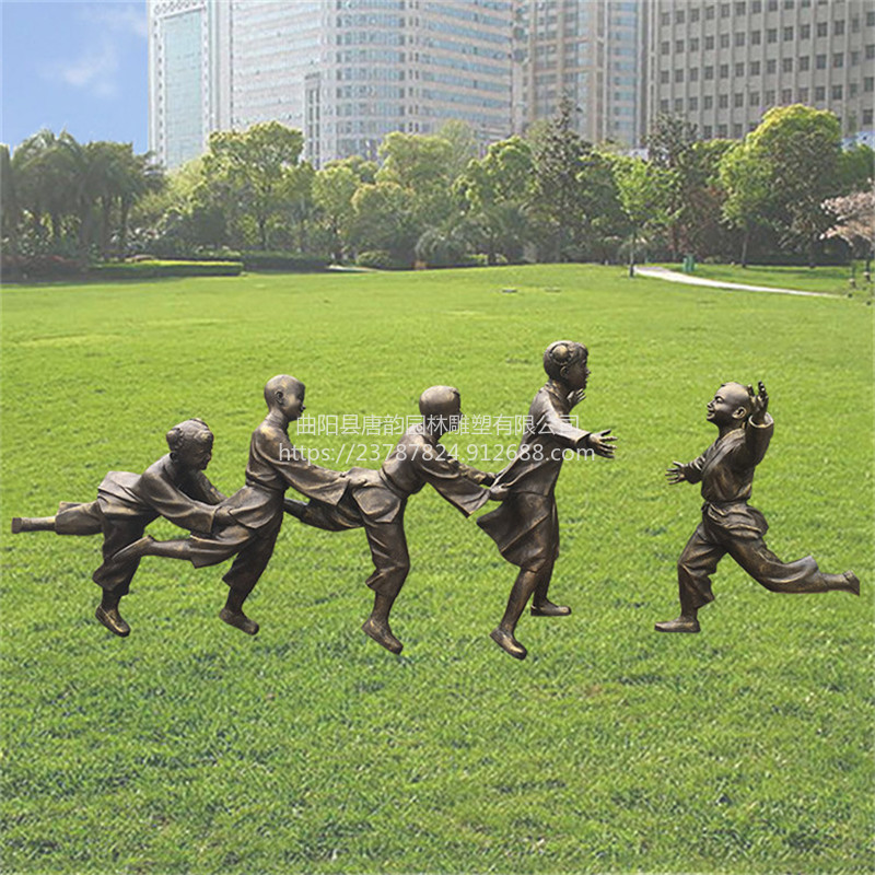 公园铸铜童趣主题人物雕塑定制厂家