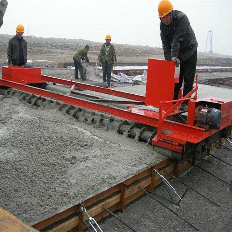 摊铺机GZ55型框架式水泥路面整平机 益工广东
广西框架式三滚轴整平机