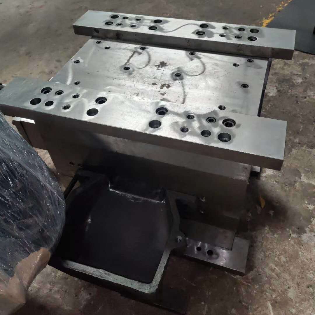 陕西轮毂重力铸造模具 浇注模具 坤泰浇铸模具定制厂家