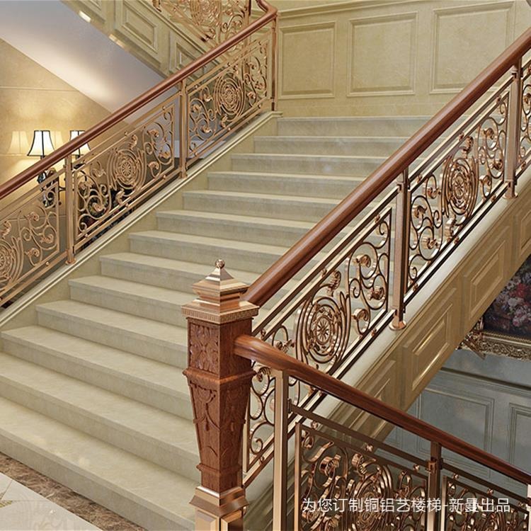 禹城 铜艺楼梯厂家 设计巧妙的小别墅装修图片