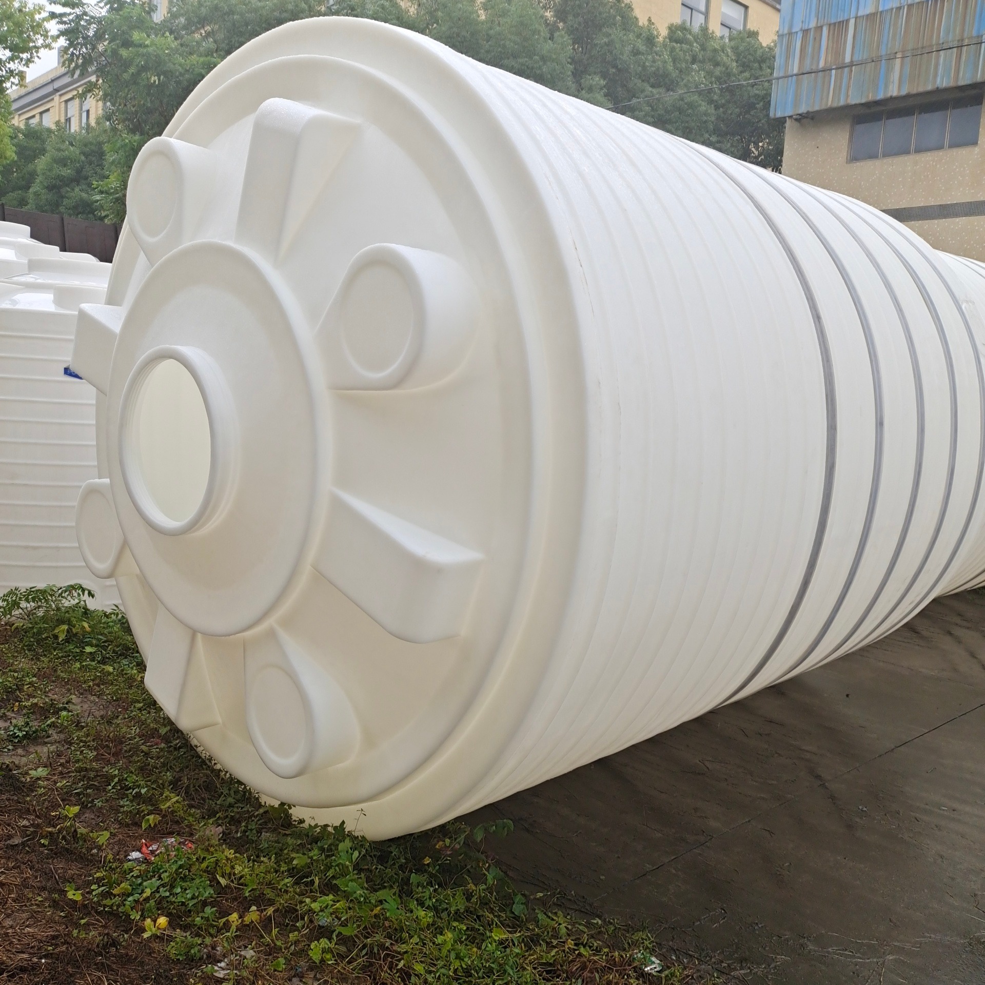 浙江宁波瑞通厂专注生产塑料水塔立式30吨储水桶 平底塑料水塔 白色PE水箱 大型储水罐