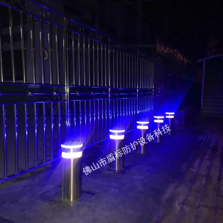 蓝色LED警示灯防撞柱 升降式阻车路桩 酒店机场车站液压防撞升降柱
