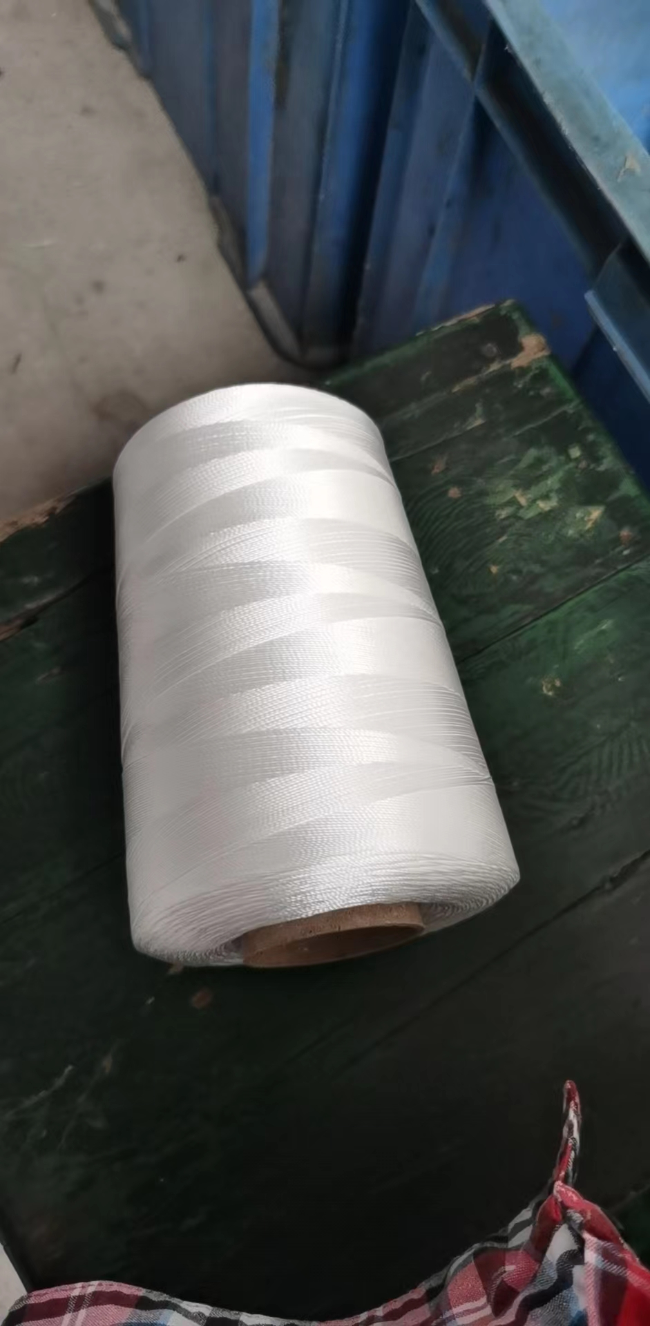 小小线业白色涤纶线服装辅料阻燃线耐拉耐磨 宝塔形状