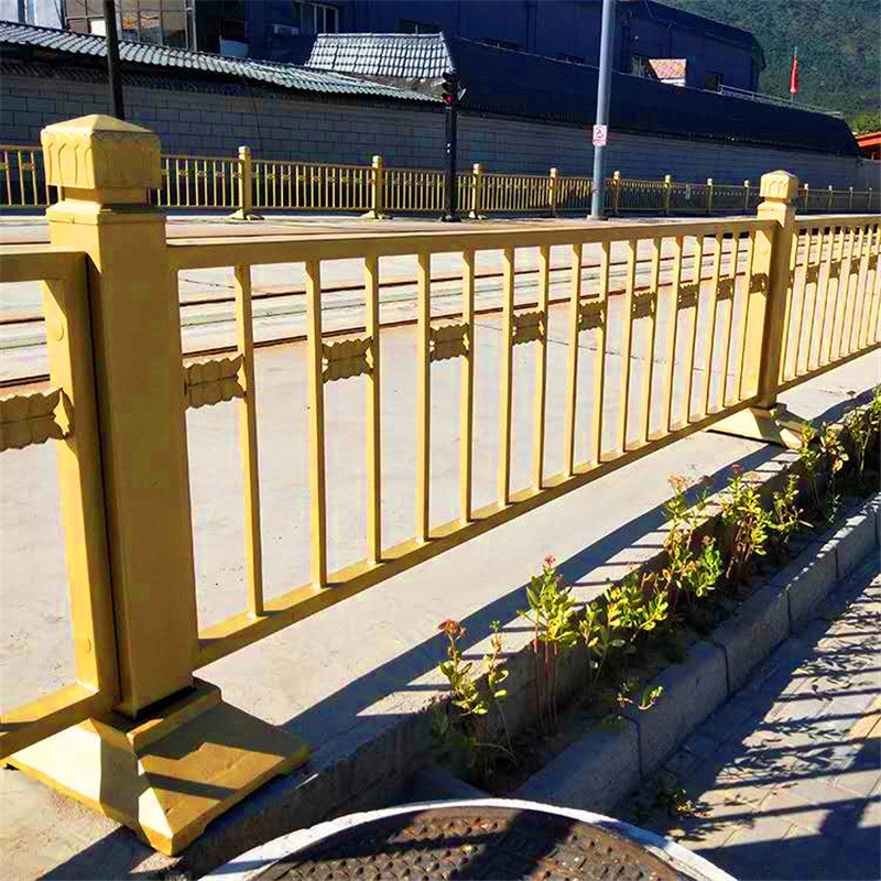 市政黄金护栏防撞城市文化景观护栏铁艺道路交通隔离云朵金色栅栏峰尚安图片
