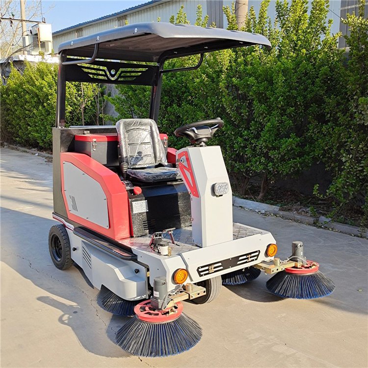 驾驶式小型电动扫路车 驾驶室式扫地机 宏园 小型新能源扫路车