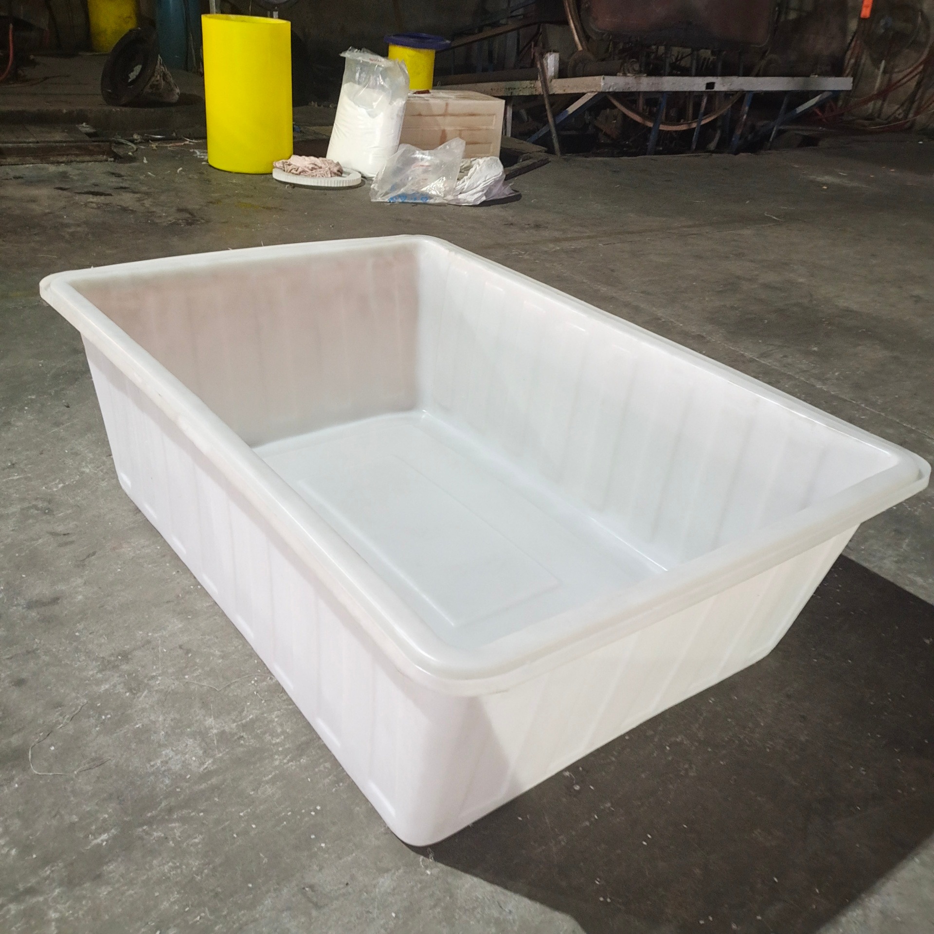 牛筋塑料方箱熟胶水产养殖PE塑胶箱200L水箱