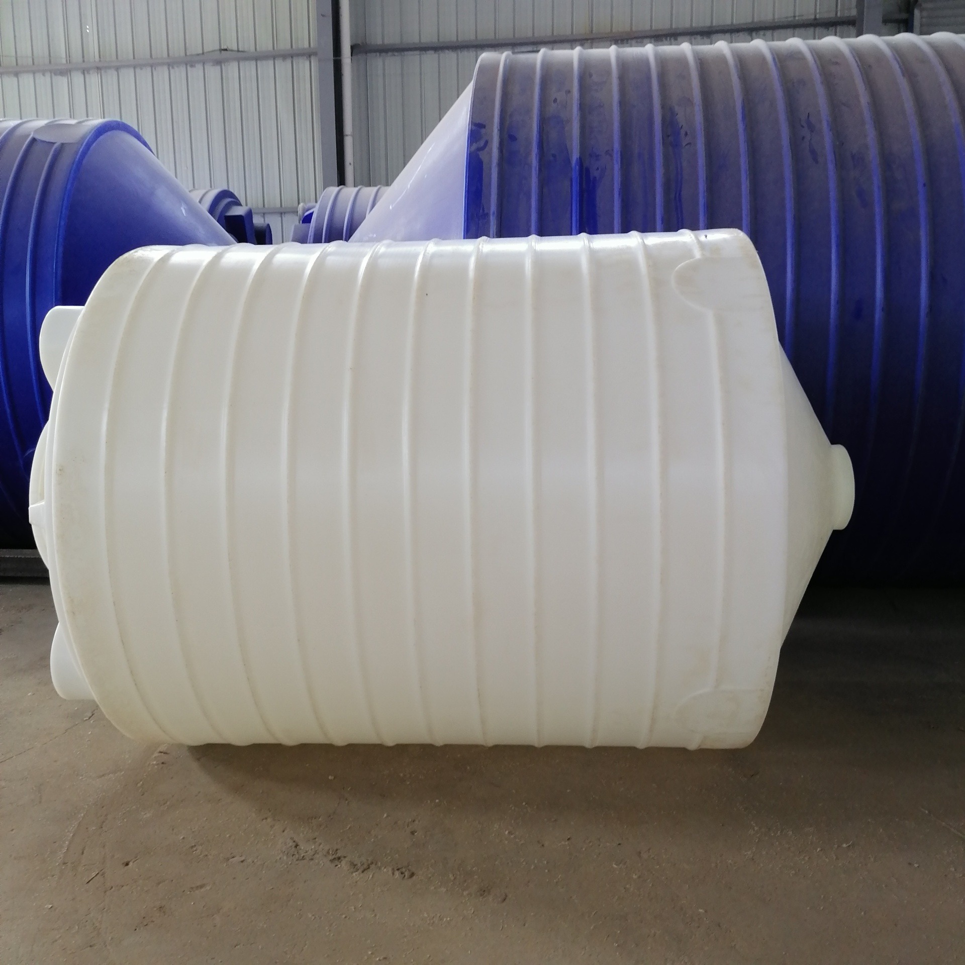 聚乙烯尖底耐酸碱储水箱   水处理缓蚀剂一体成型15吨胶桶