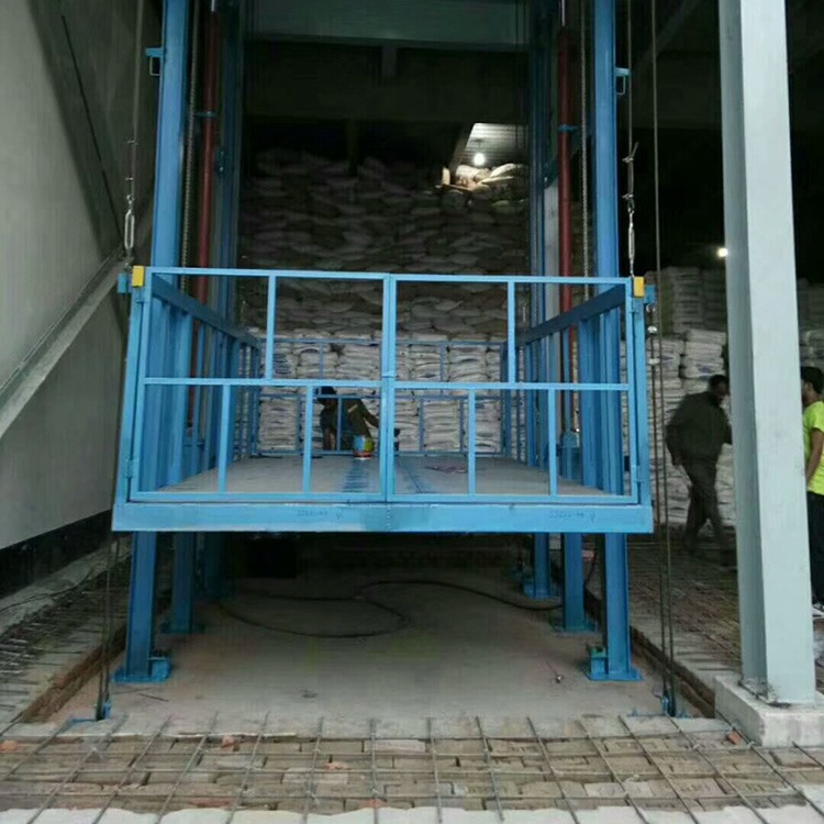 货梯升降机设备 启运载货电梯 工业厂房货梯仁怀市生产