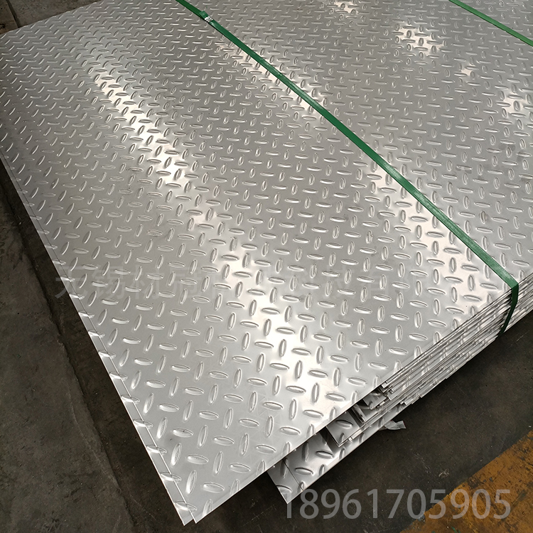 现货直供304不锈钢花纹板扁豆花纹板可配送到厂