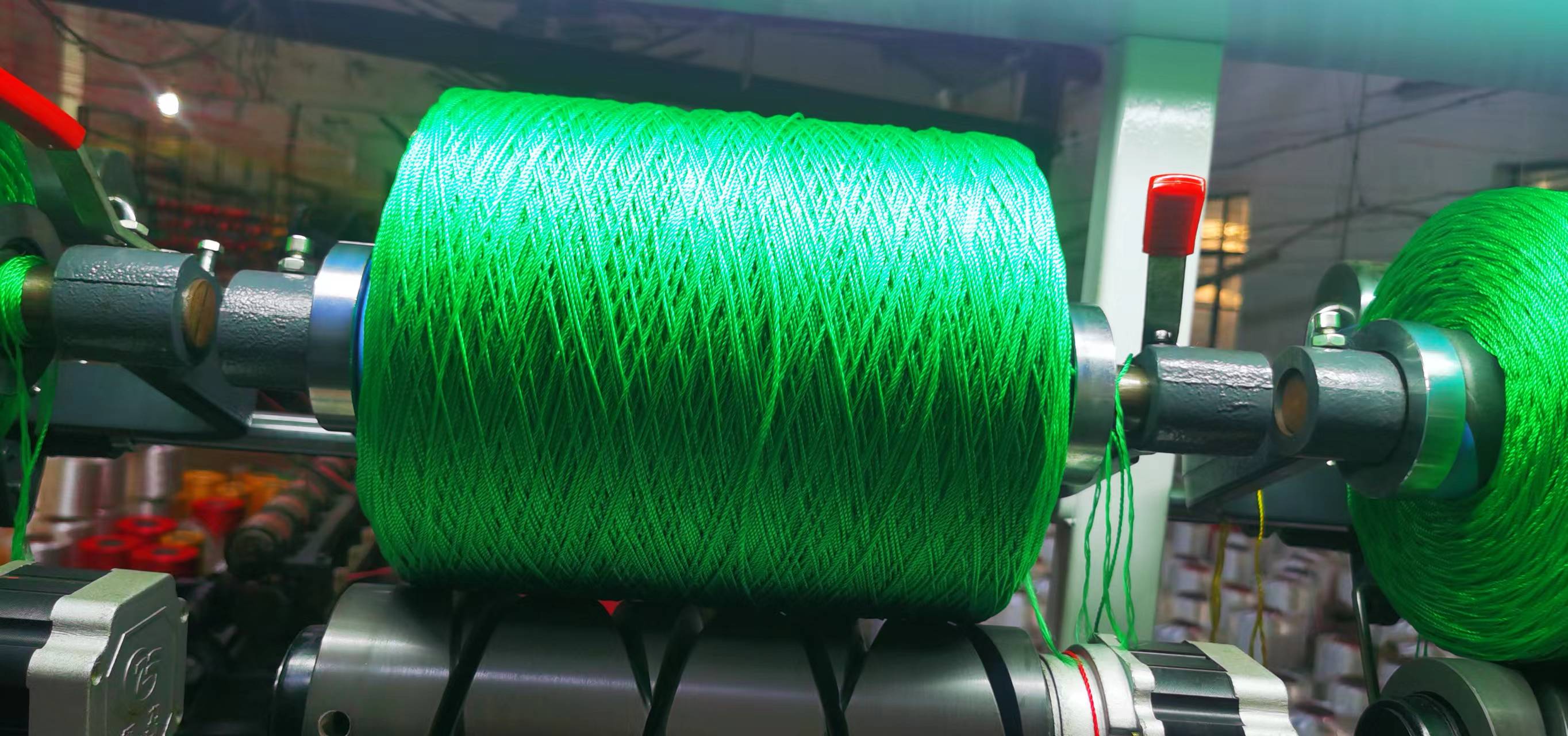 小小线业高速涤纶线工业涤纶长丝线可定制免费拿样试用