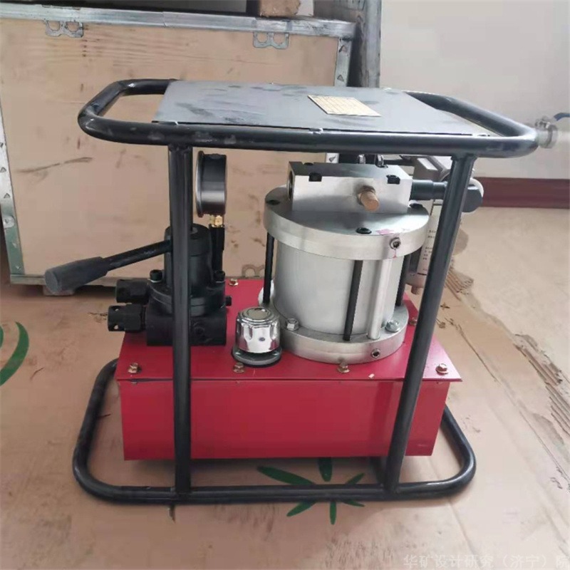 厂家定制气动液压泵 操作方便 矿用气动液压泵 现货充足 QYB-0.45/70气动液压泵