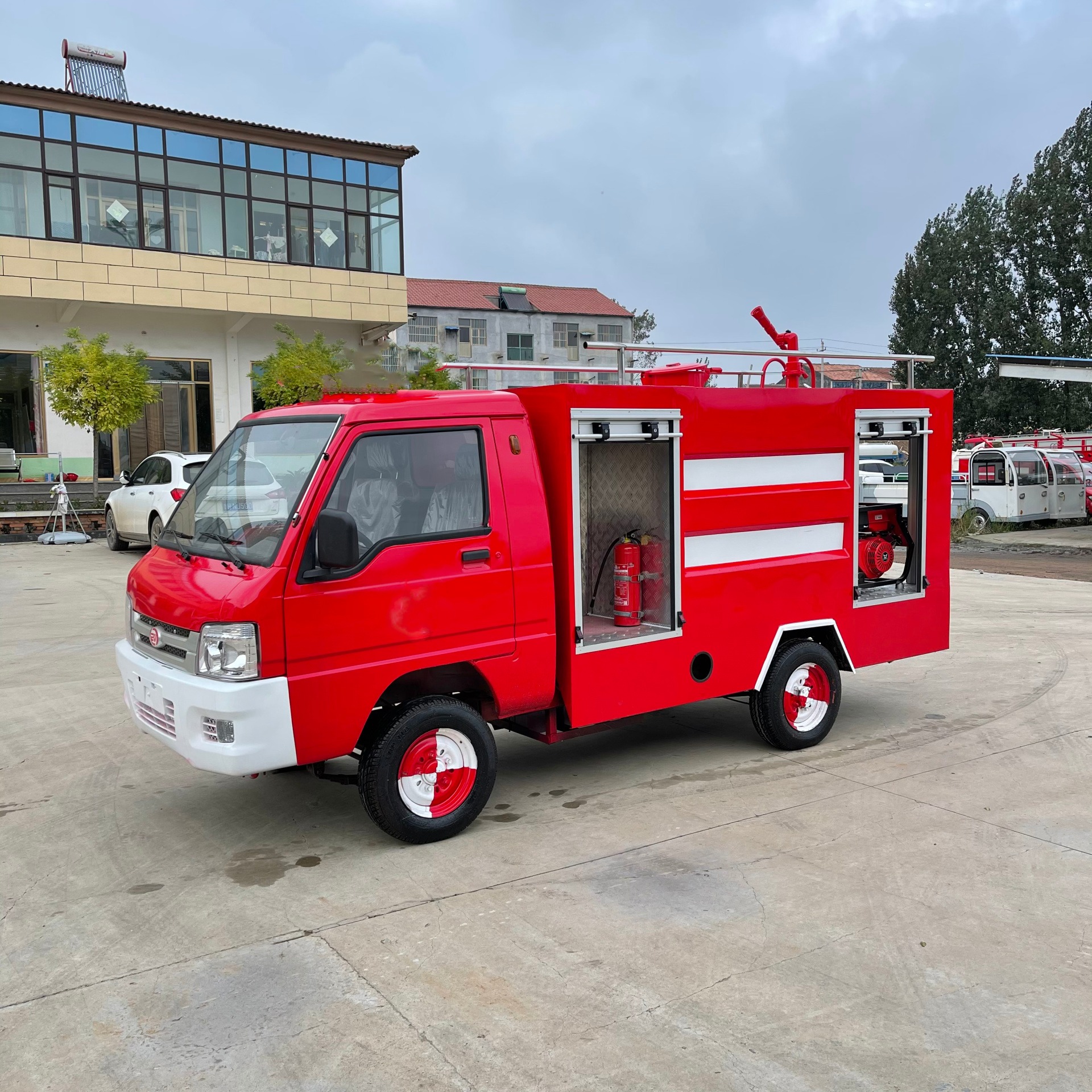 中运威 小型电动消防车 多功能抢险救援车 泡沫水罐两类 一车两用