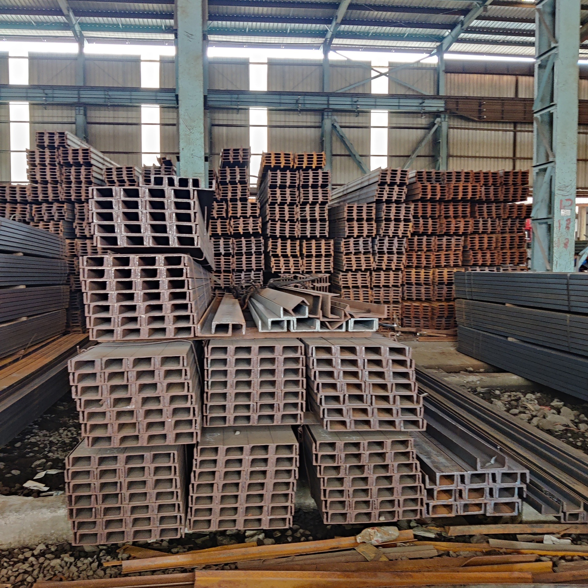 上海10#槽钢锐钢钢材凹槽型槽钢上海槽钢价格槽钢厂家图片