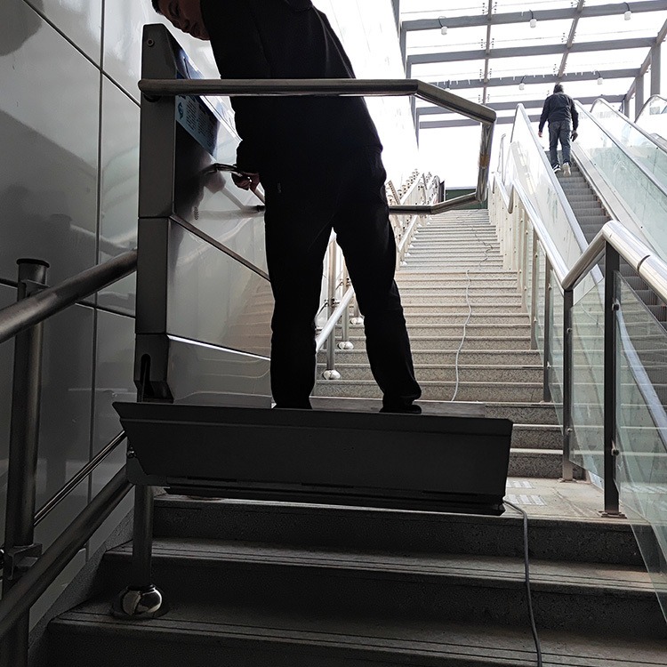 轮椅台阶式电梯 爬楼无障碍设备 楼梯运行平台乔口区