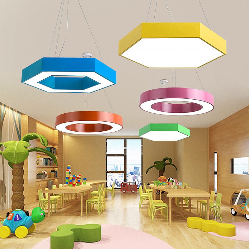 彩色led六边形吊灯 幼儿园创意办公灯儿童游乐场吊灯厂家