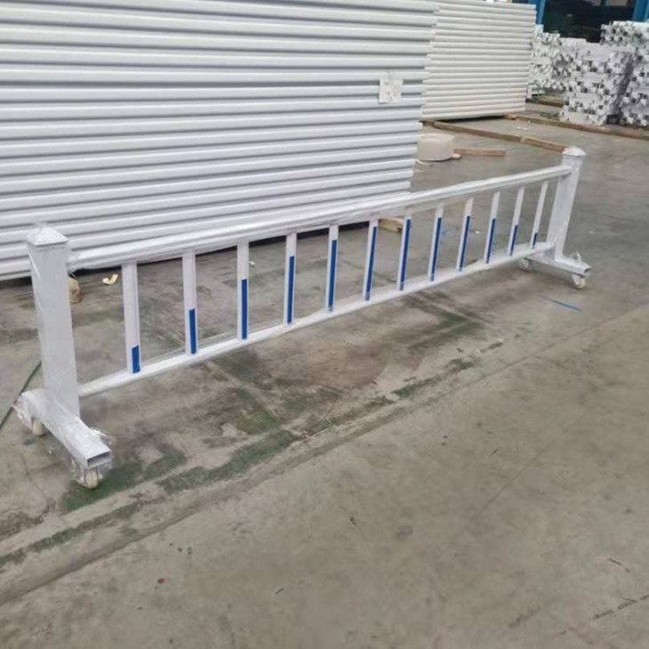厂家直销市政道路护栏 城市车辆交通安全隔离市政道路栏杆 镀锌管喷塑市政护栏