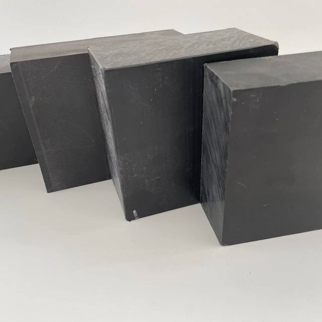 防中子核 屏蔽材料 碳化硼pe板材  复合材料中子屏蔽板