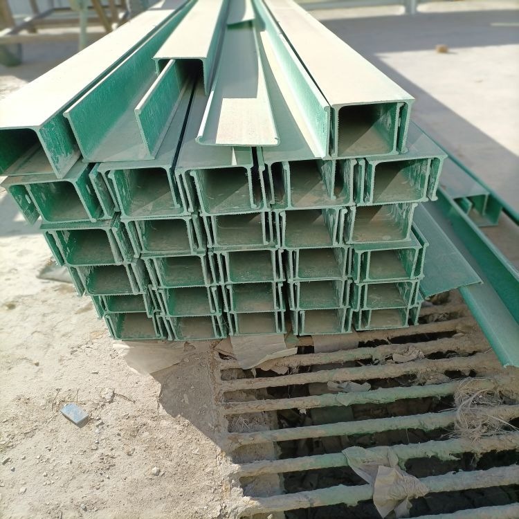 厂家500150玻璃钢电缆槽盒霈凯梯形铁路线缆槽盒
