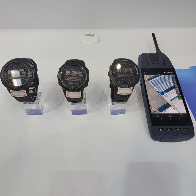 达普DP-1 智能手表 户外运动手表 登山钓鱼表  智能手表图片