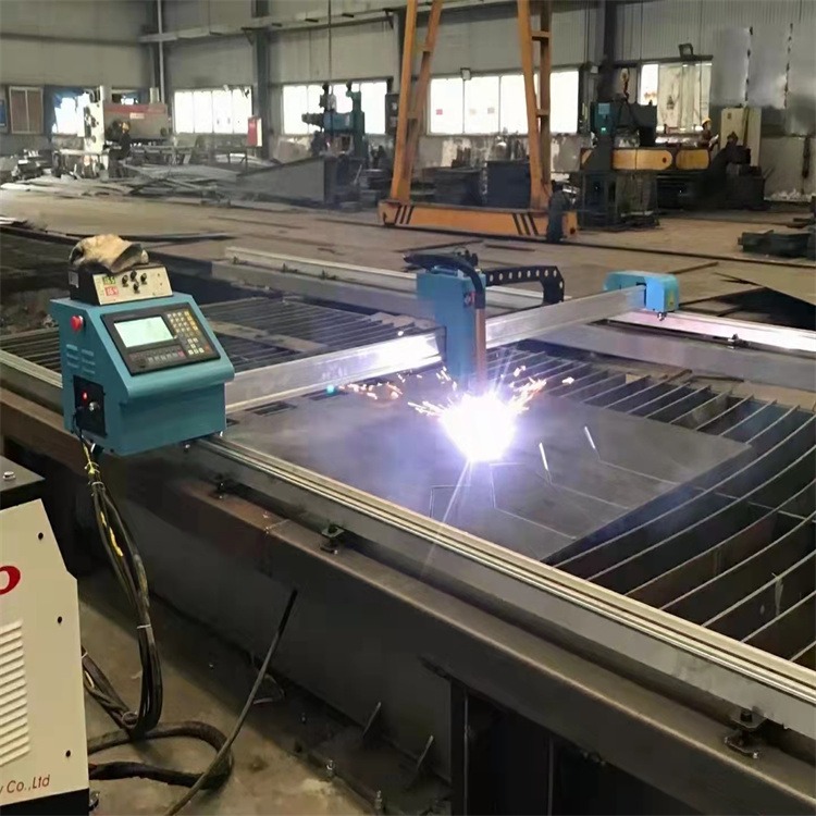 全自动铁板碳钢板金属裁剪设备便携式小龙门数控火焰等离子切割机图片