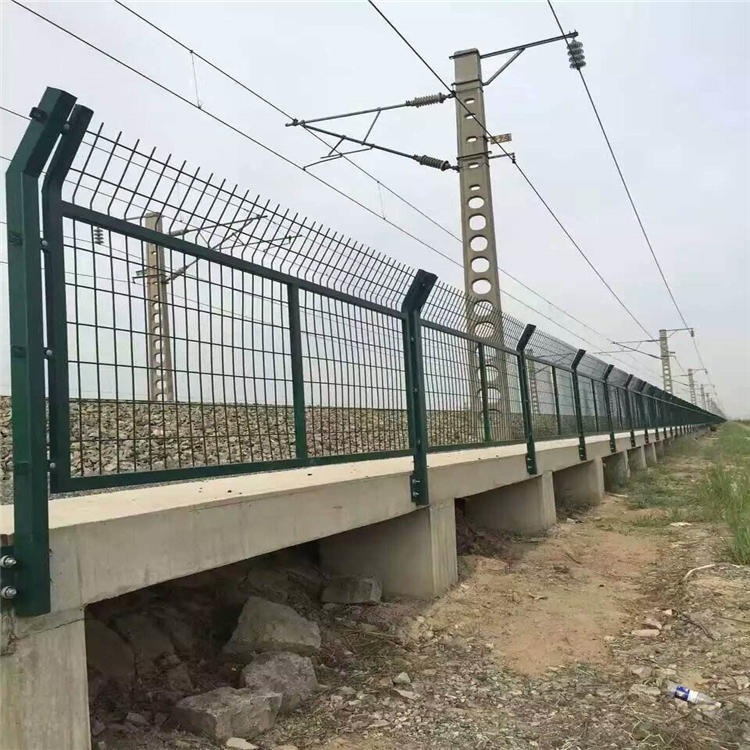 福嘉8002桥下防护栅栏 铁路两侧防护栅栏 铁路围网8002
