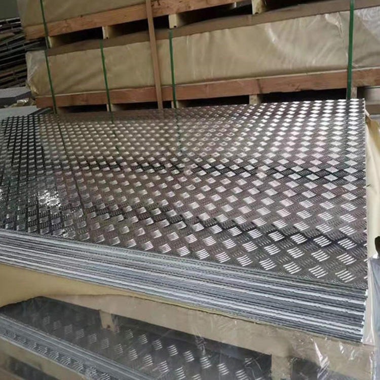环海花纹板   五条筋花纹 3003防锈花纹铝板   铝板厂家  可切割批发零售