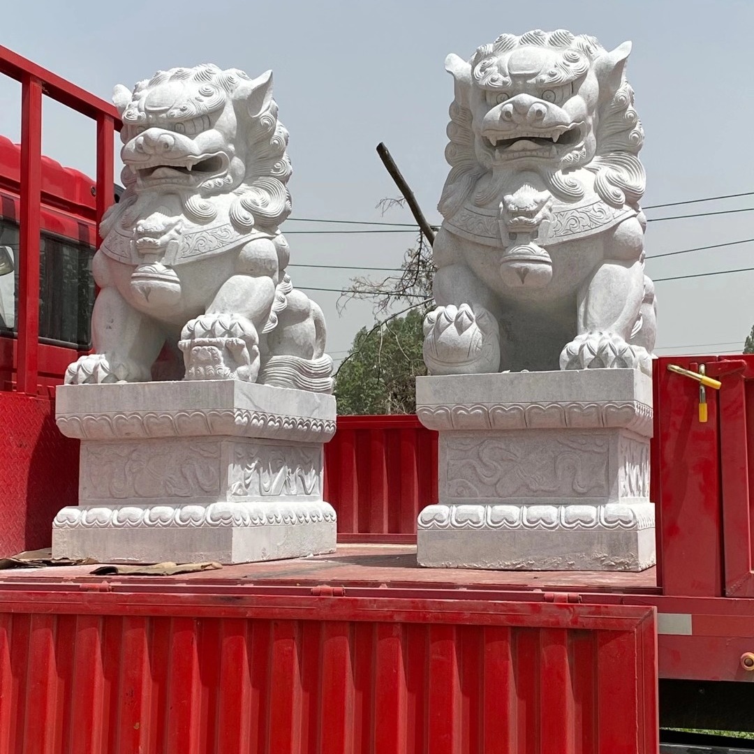 东诚石业厂家直销汉白玉石雕狮子 花岗石石雕狮子一对图片
