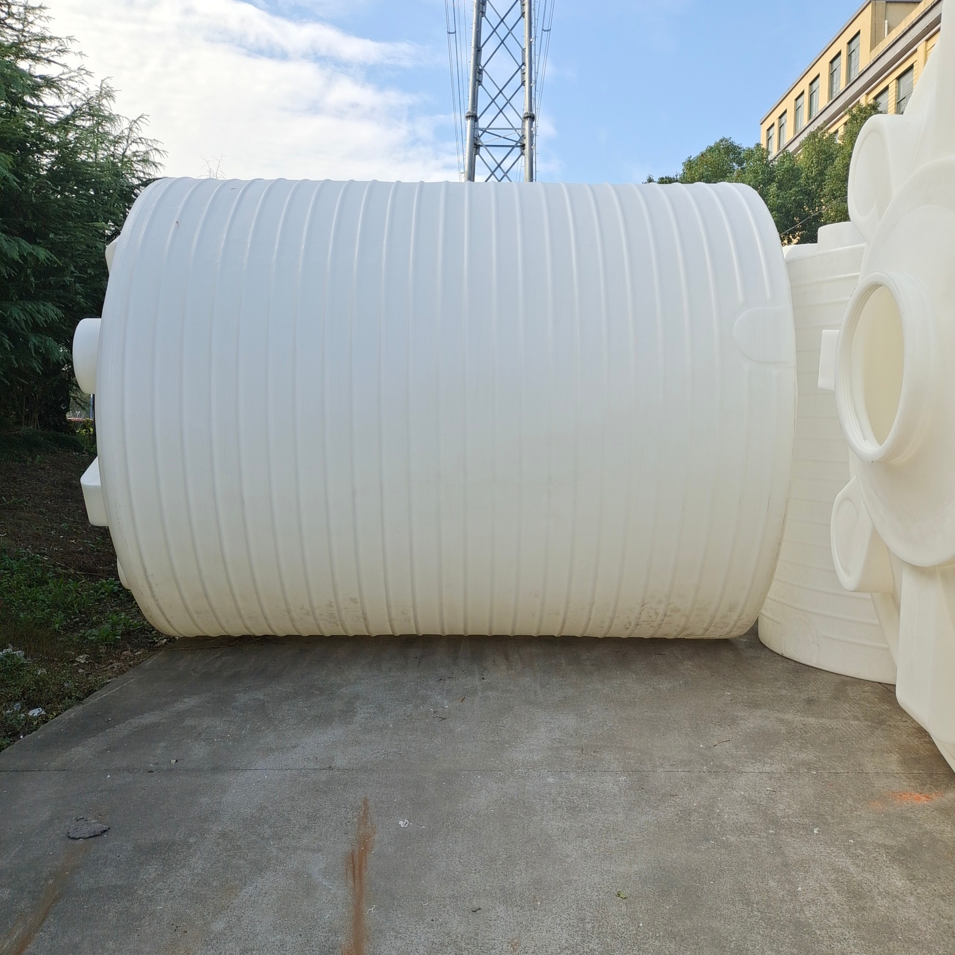 山东德州瑞通容器30吨平底白色pe水箱 外加剂储罐 防腐化工桶牛筋储水罐