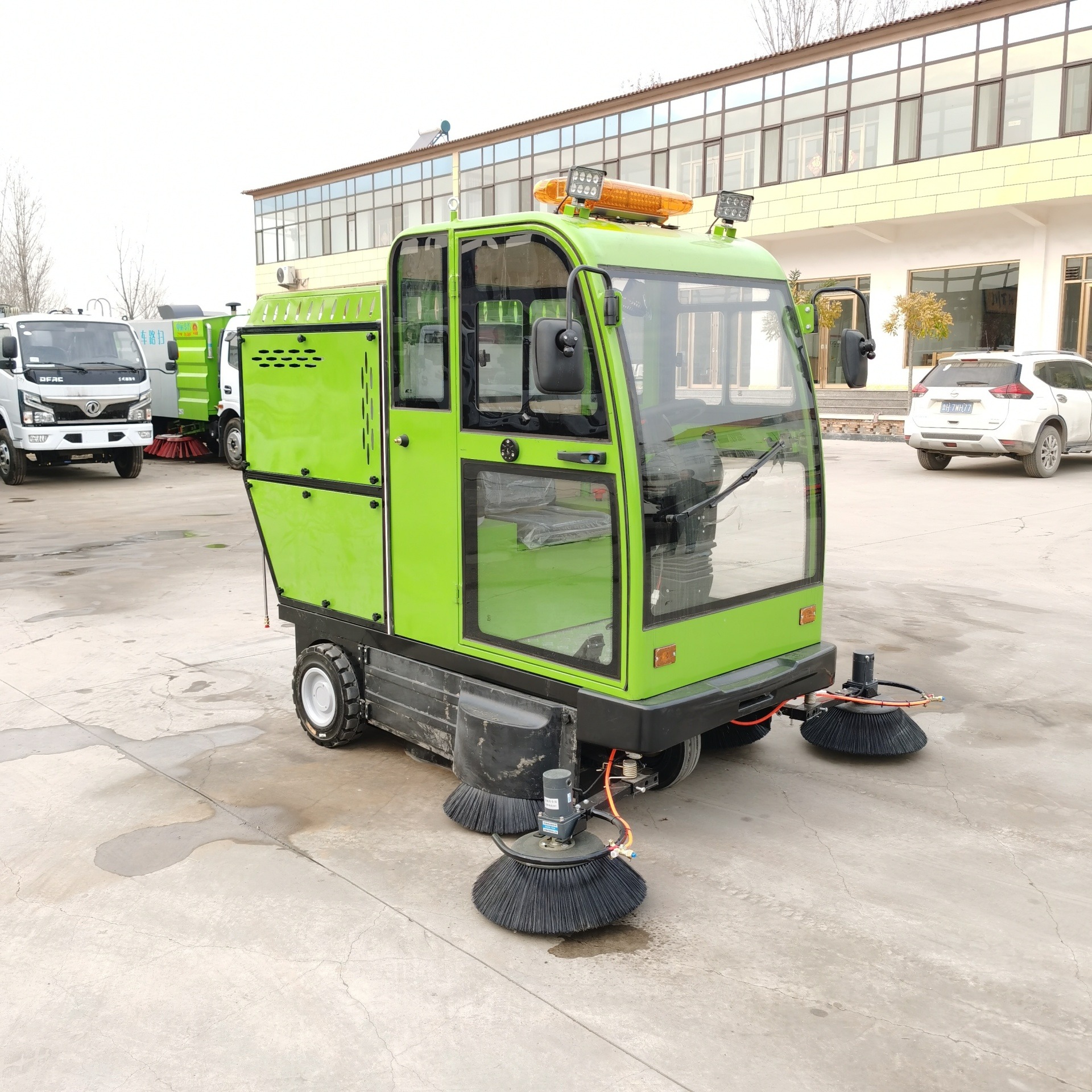 驾驶式扫地车厂家 小型四轮扫地机 新能源环卫清扫电动扫路车 中运威