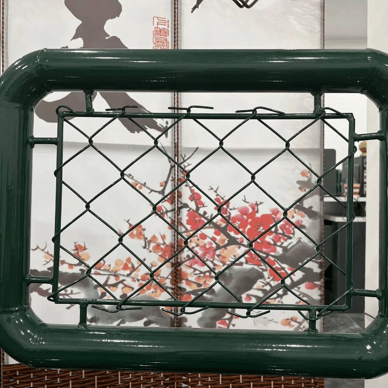夏博工程护栏 钢筋式 扁铁式 篮球场场地护栏 社区球场护栏  菱形孔栅栏 楼顶护网图片