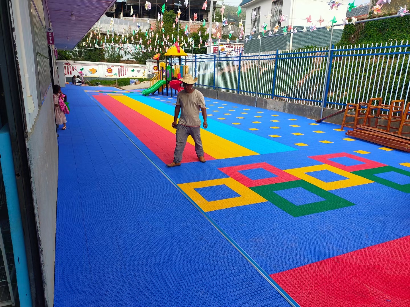 曼纳奇悬浮地板塑胶-幼儿园悬浮地板 游乐场悬浮地板 悬浮地板厂家 篮球场悬浮地板 悬浮地板施工 昆明悬浮地板厂家示例图21