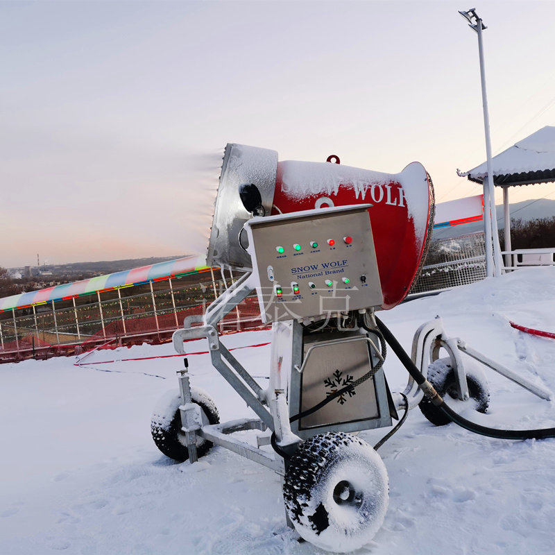 机床网 机械设备 制冷设备滑雪场造雪要用到造雪机,它能够帮助许多的