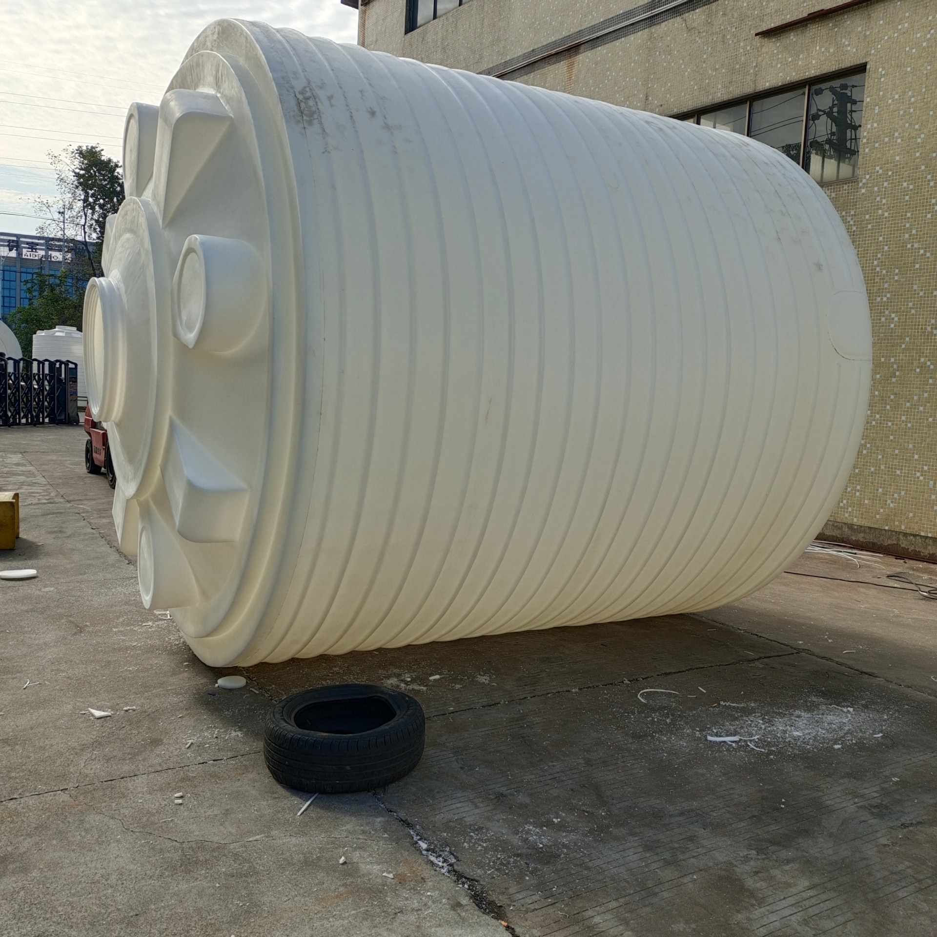 20立方牛筋PE塑料水箱二次供水桶 20000L聚乙烯水塔防腐蚀耐酸碱不易老化污水处理