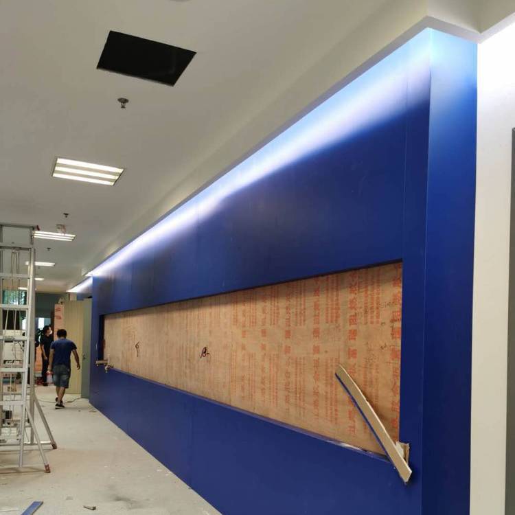 银行木纹瓦楞复合墙板 钢制护墙板材料 烤漆板 覆膜金属板