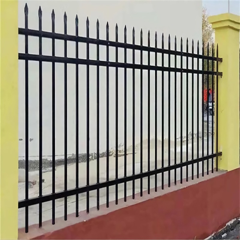城市护栏  篱笆护栏   运动场护栏   闯业护栏