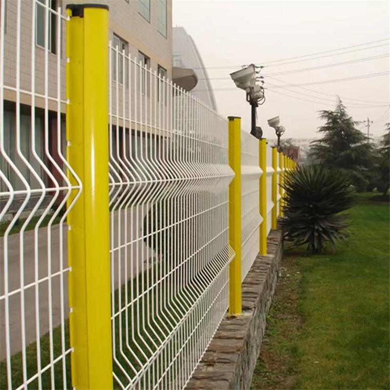 现货桃型柱围栏网园艺C型柱护栏围墙学校绿化护栏网桃型柱护栏峰尚安图片
