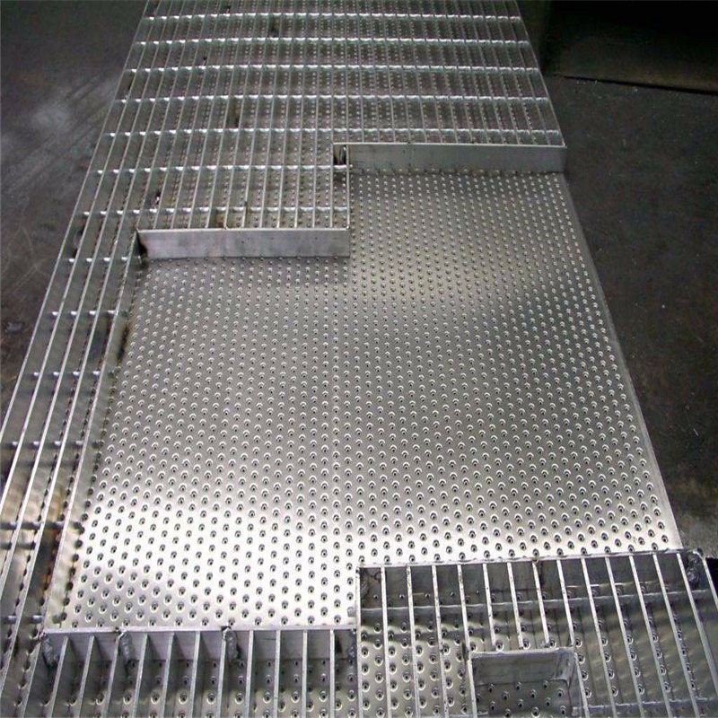 厂家定制热镀锌复合钢格板 楼梯踏步钢格栅板异型插接式钢格板峰尚安