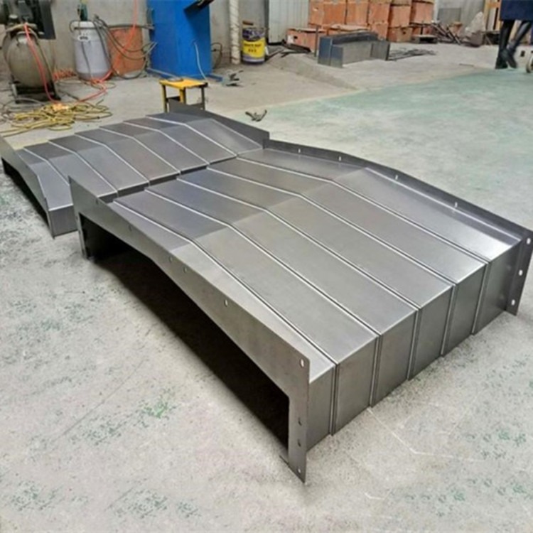 850加工中心护板  伸缩式不锈钢板防护罩 数控机床钢板防护板导轨伸缩罩