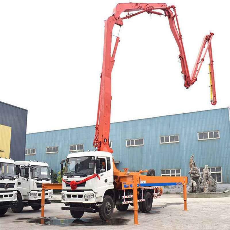 厂家出售混凝土臂架泵车 操作简单 矿用混凝土臂架泵车 28米混凝土臂架泵车图片