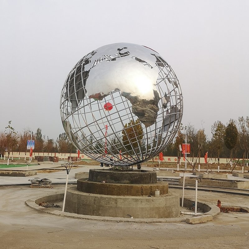 不锈钢地球仪雕塑 镂空圆球雕塑 镜面雕塑 校园地球仪雕塑 户外巨型广场摆件图片