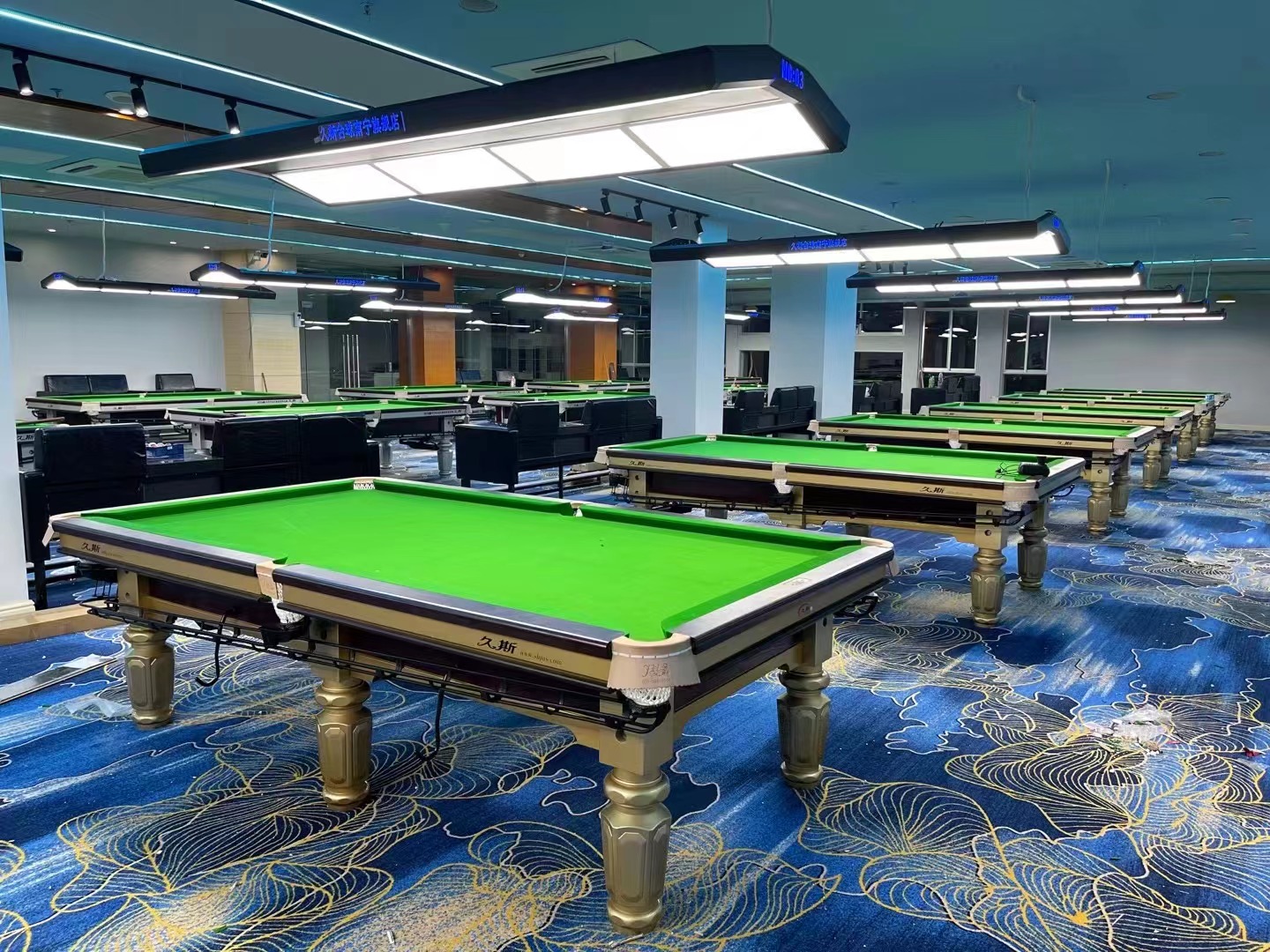 上海久斯比赛台球桌黑八球台家用台球桌