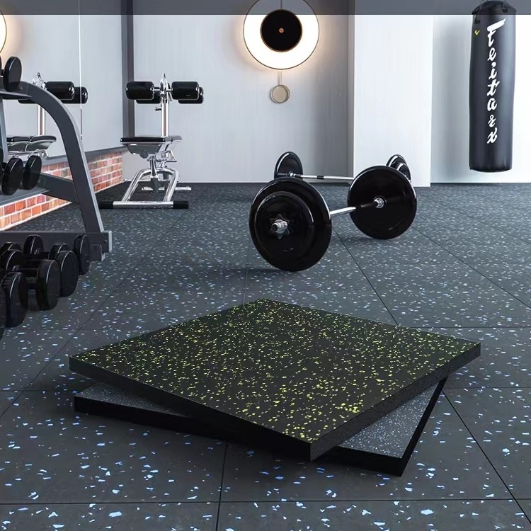 彝良县运动塑胶地板厂家 健身房pvc运动地板 健身房橡胶地板图片