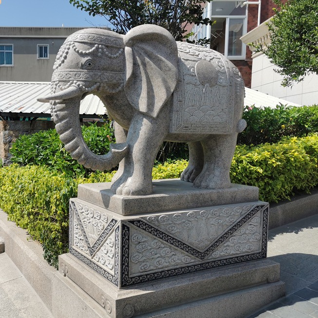 花岗岩石材大象图片  石雕大象厂家热销  公司广场银行门口大象