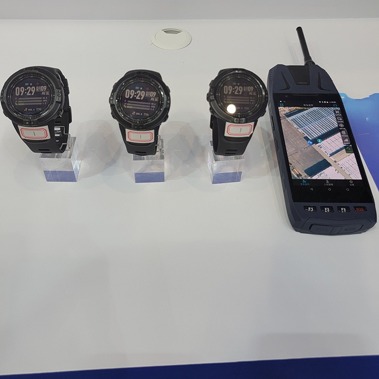 达普DP-1 智能手表 智能定位电话手表 户外手表图片