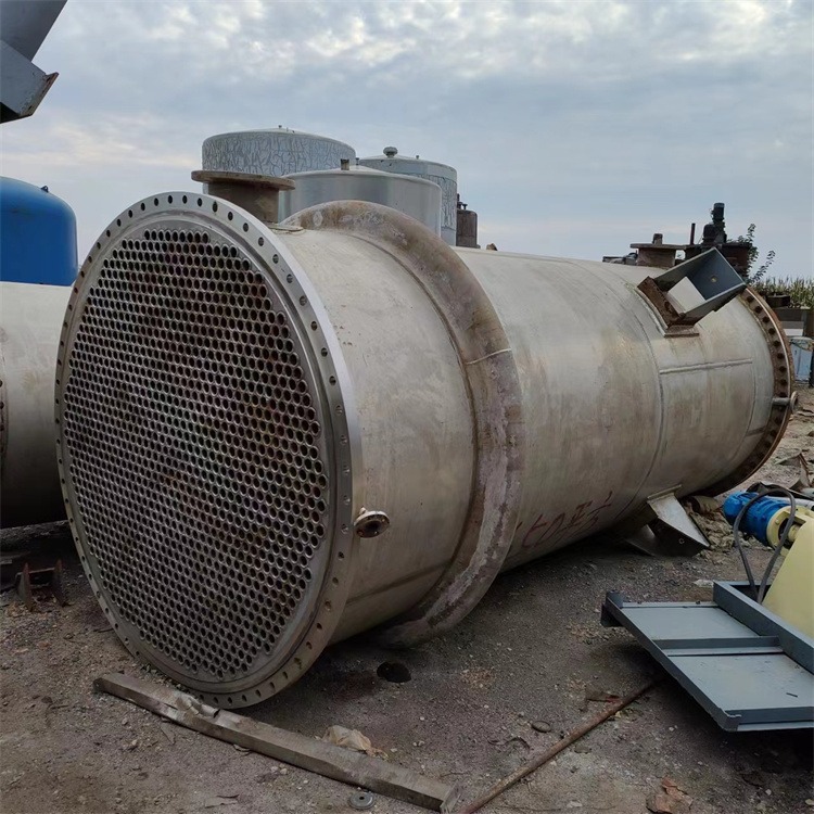 回收二手列管冷凝器 螺旋缠绕管式蒸汽换热器 列管式冷凝换热器 建功图片