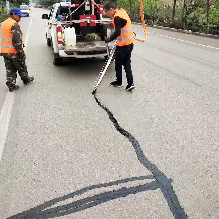 马路填缝密封胶 迈威道路灌缝切割缝填充  高速公路裂缝修补