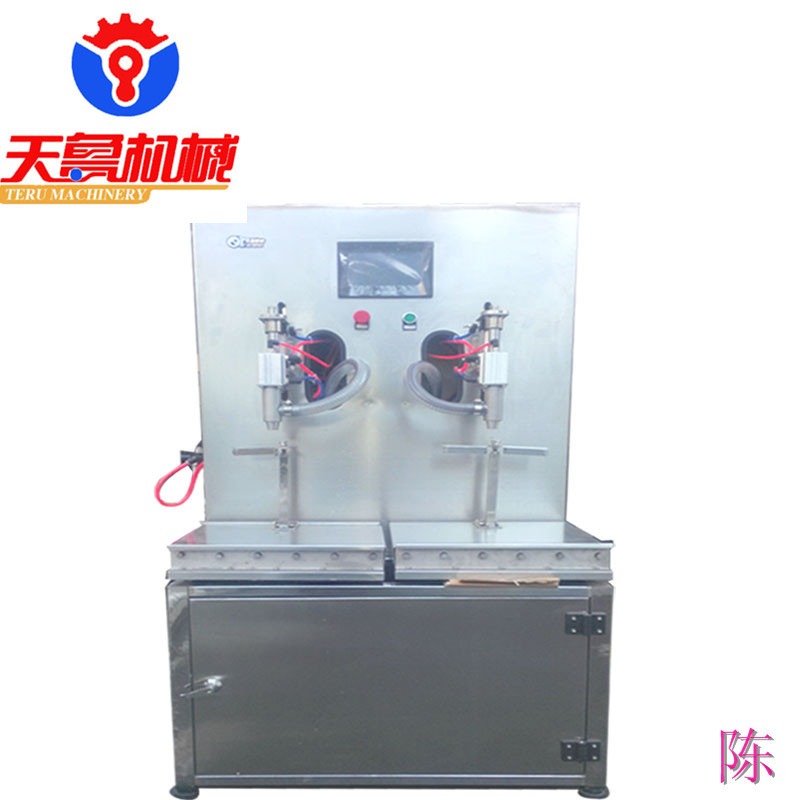 天鲁 CZG-2 双头液体灌装机 半自动液体灌装机 茶油灌装 机型小巧图片